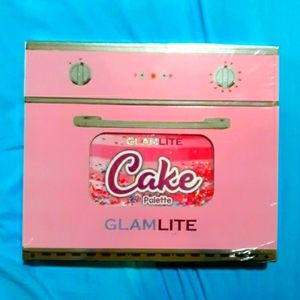 💝HP💝 🔥SALE🔥 GLAMLITE CAKE PALETTE NWT Great Color Payoff NEVER OPENED